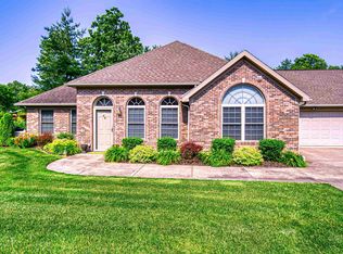 8266 Wyntree Villas Dr, Newburgh, IN 47630