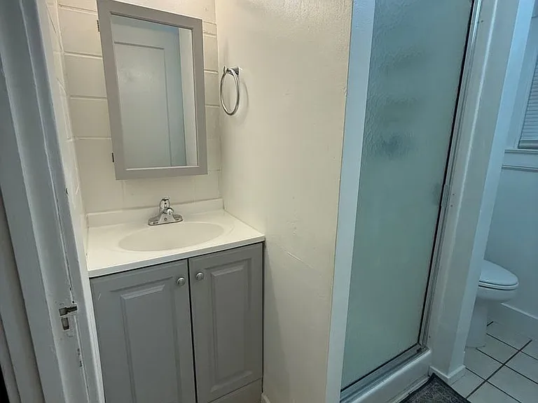 1813 Beverly Way — Photo 30