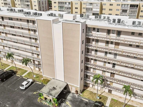 421 NE 14th Ave APT 203, Hallandale, FL 33009