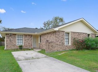 302 Holmes Blvd, Gretna, LA 70056