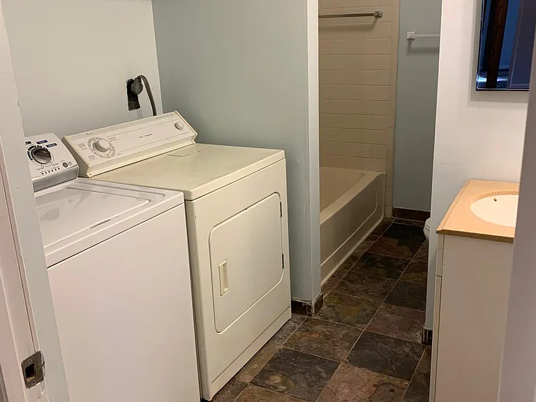 2411 Whispering Woods Blvd #4 — Photo 11
