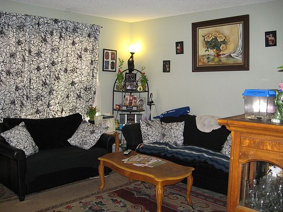 2nd image of 13847 Los Angeles St APT D