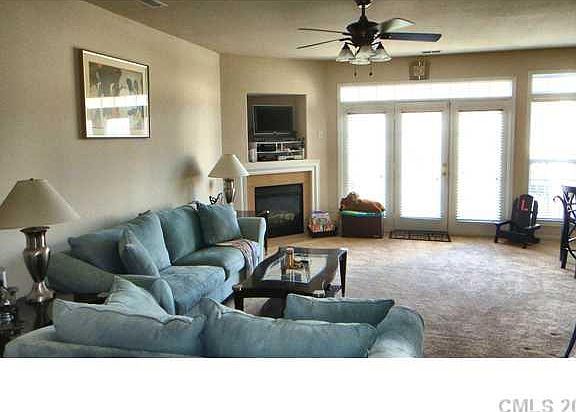 4th image of 4009 Abbotsbury Dr #4009