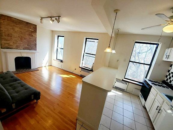 5th image of 71 Underhill Ave APT 3R
