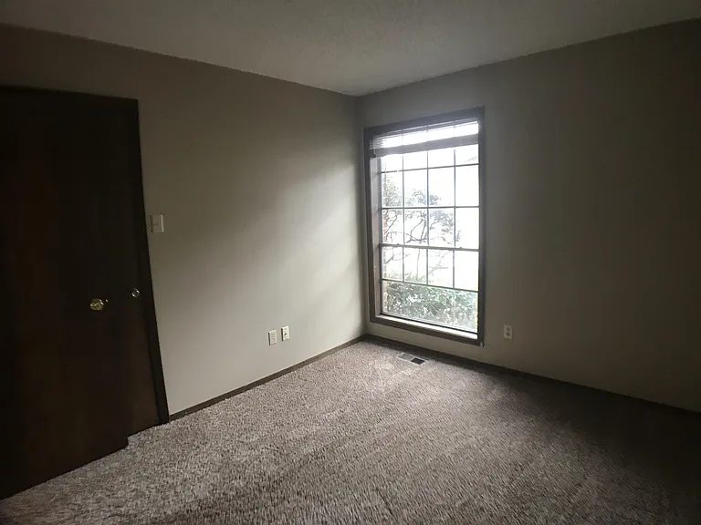 4902 S South Cir #U — Photo 7