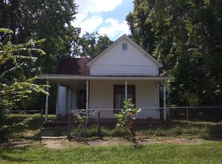 105 W Borton Ave, Creal Springs, IL 62922