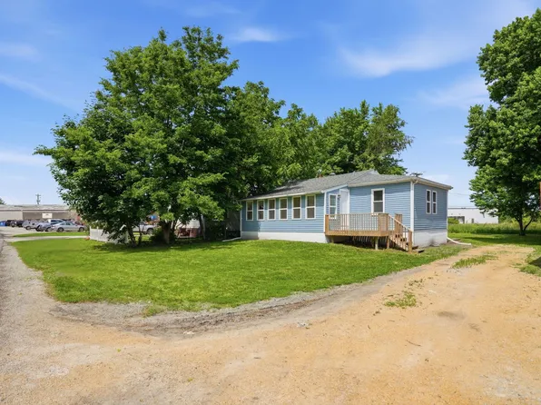 635 8th Ave W, Milan, IL 61264