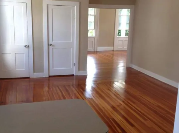 161 W Broad St APT 1, Pawcatuck, CT 06379