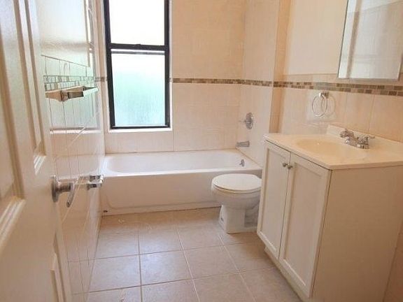 5th image of 309 E 93rd St #5RW