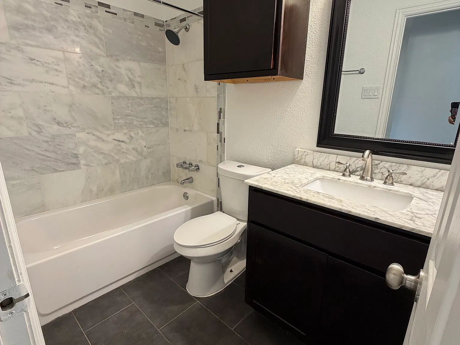 2534 Norway Dr — Photo 4
