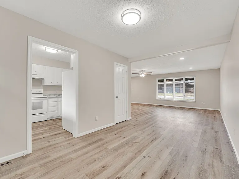 3700 E Cherry St — Photo 8
