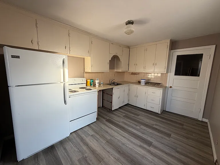 322 W Cloud St — Photo 4