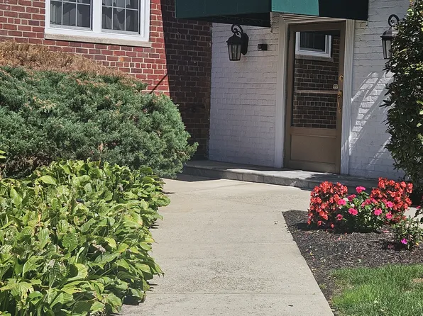 8350 Boulevard East image 1 of 14