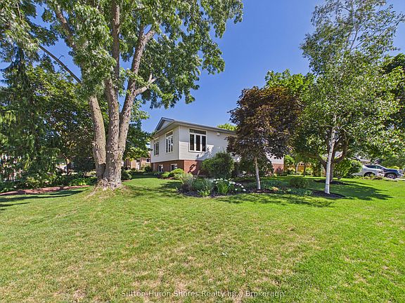 3rd image of 762 Bradford St