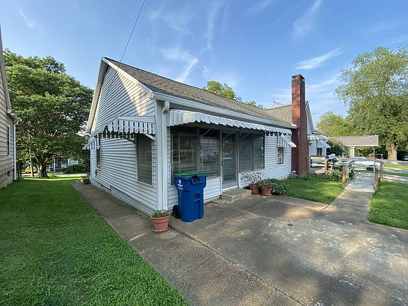 3rd image of 605 Center St