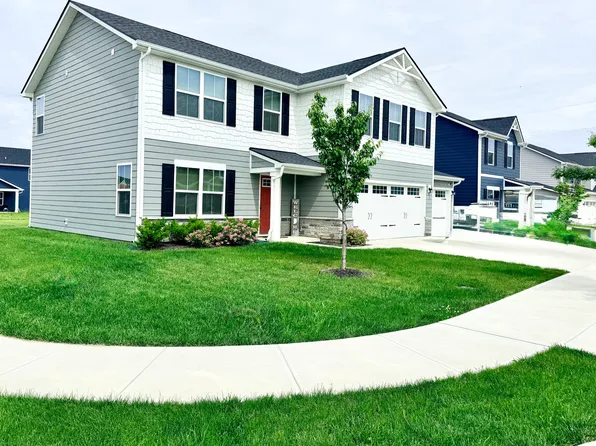 2216 Holiday Creek Dr, Whitestown, IN 46075