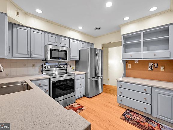 5th image of 20 Clearview Dr