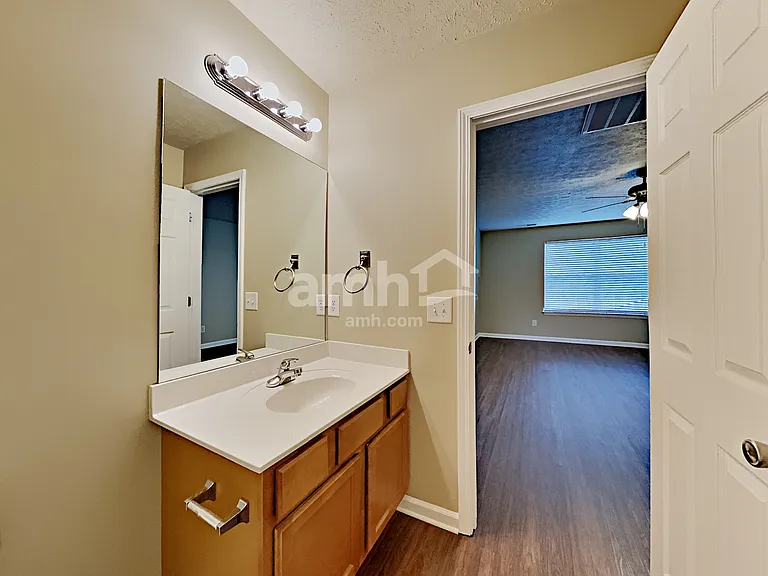 128 McKain Xing — Photo 14