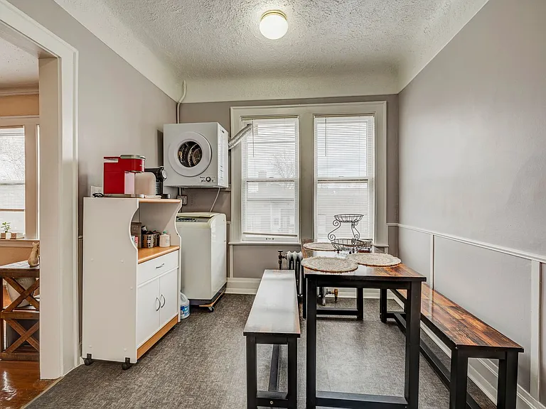 Heights Apartments on Overlook — Photo 3