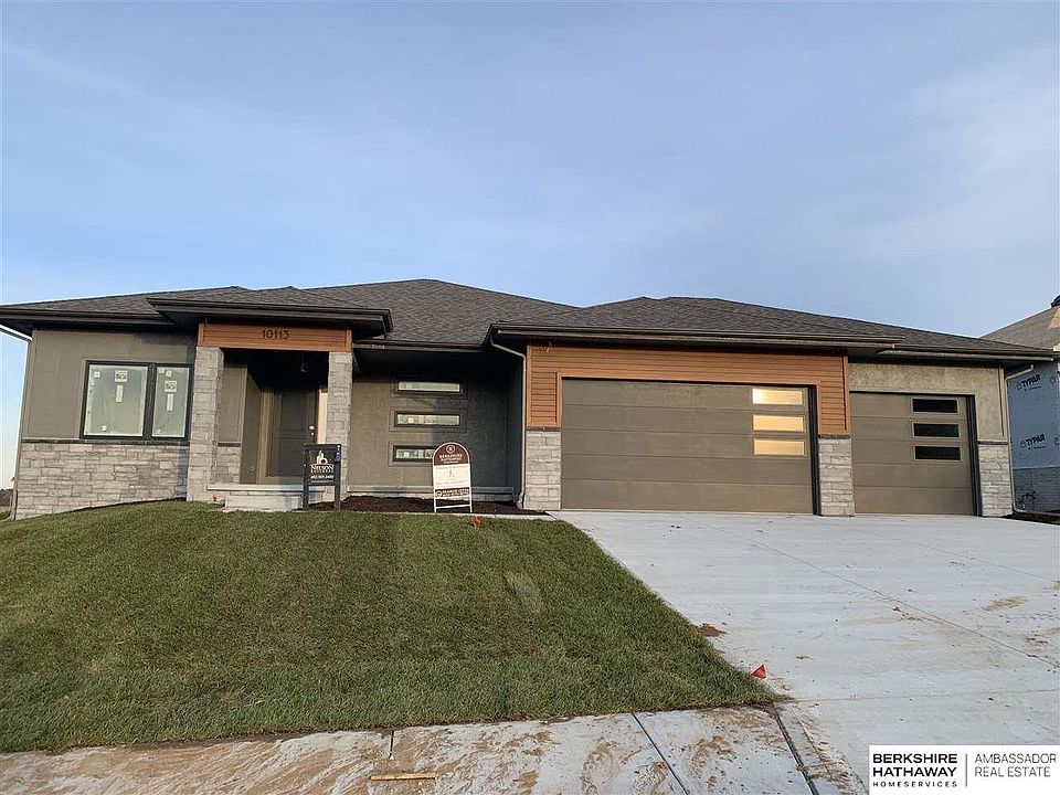 1st image of 10113 S 186th Ave