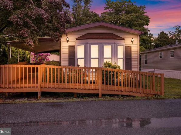 135 Madge Dr, Lancaster, PA 17603