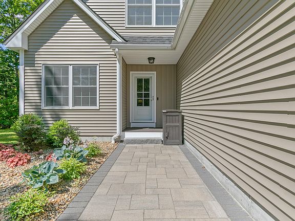 3rd image of 14 Snow Lake Drive