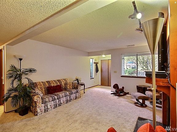 3rd image of 9927 NE 144th Ln #105