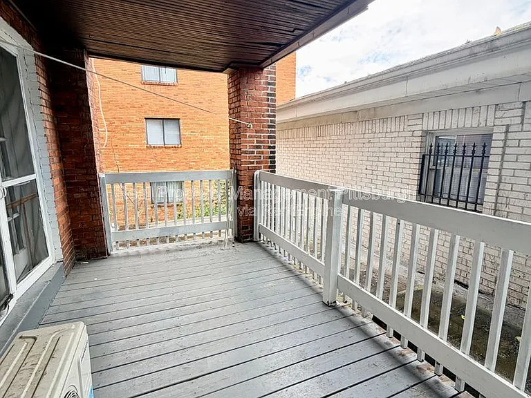 2351 Brownsville Rd — Photo 15
