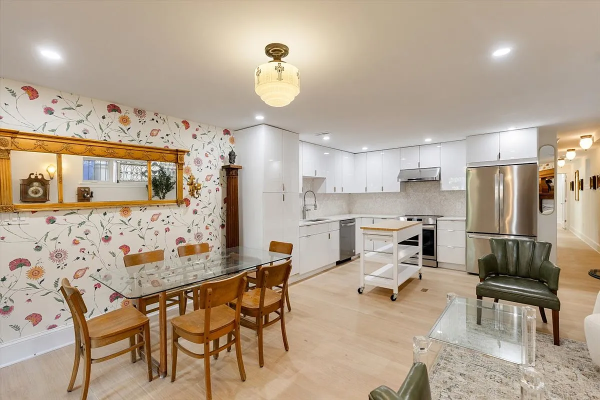 2 bed, 1000 sqft, $2,850 — Photo 3