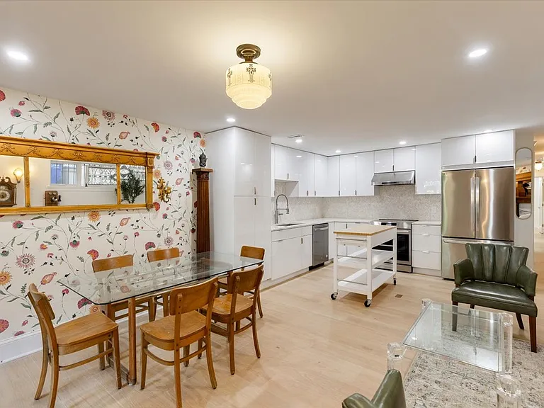 2715 13th St NW #B — Photo 3