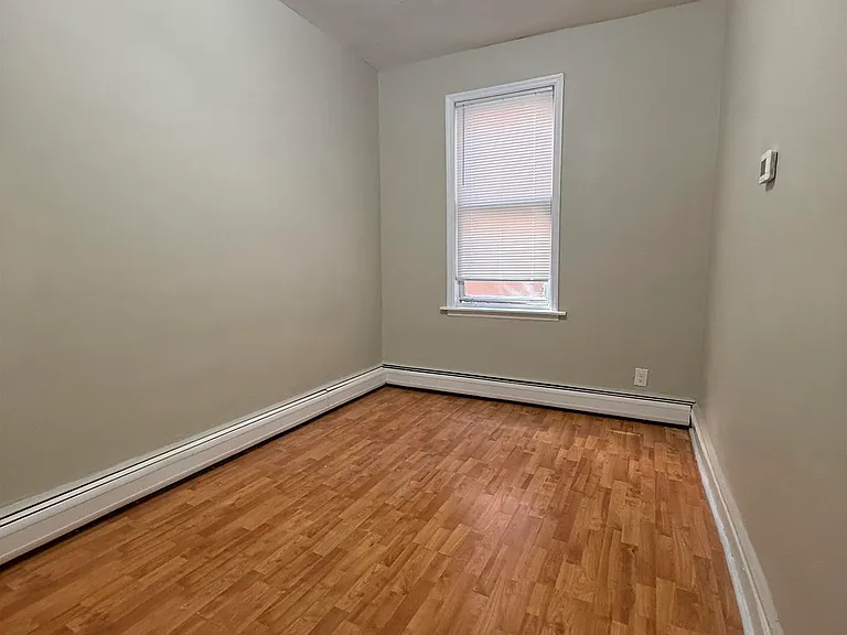 153 W 20th St — Photo 5