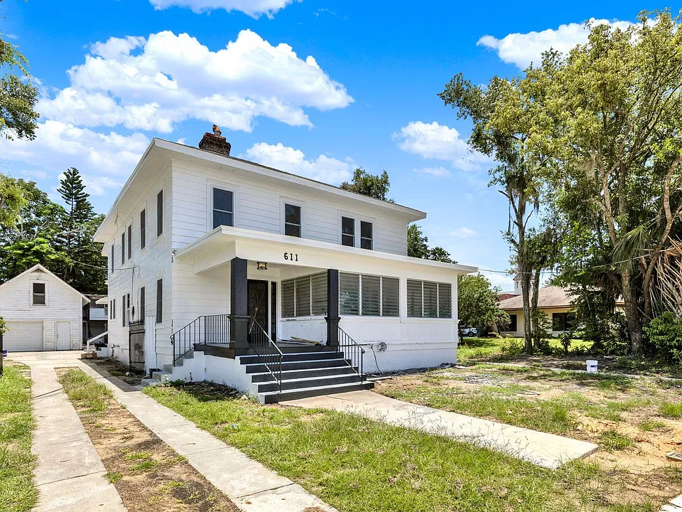 611 S Grove St #1