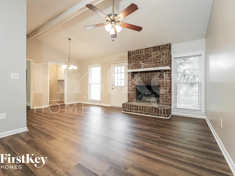 430 Citadel St — Photo 3
