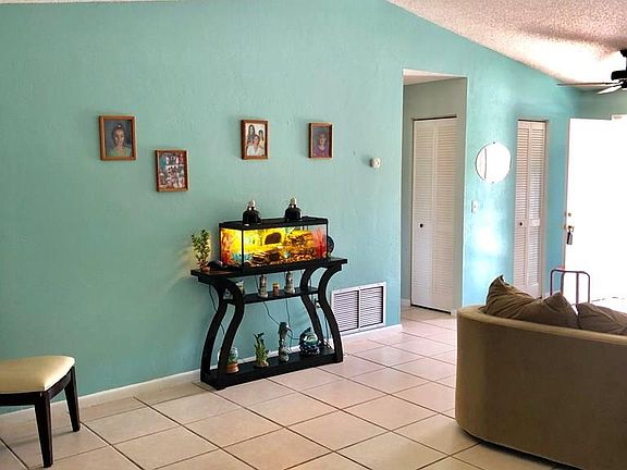 4th image of 92 Burroughs Dr