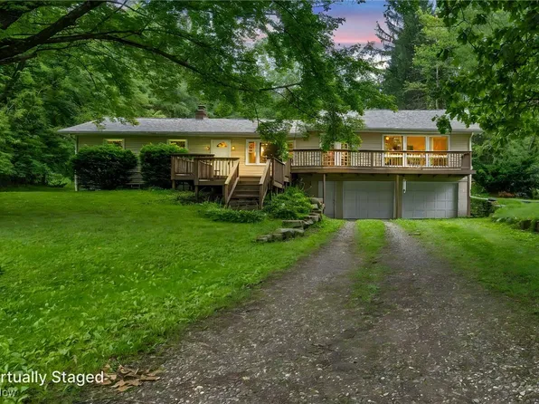 3954 Homestead Rd, Ravenna, OH 44266