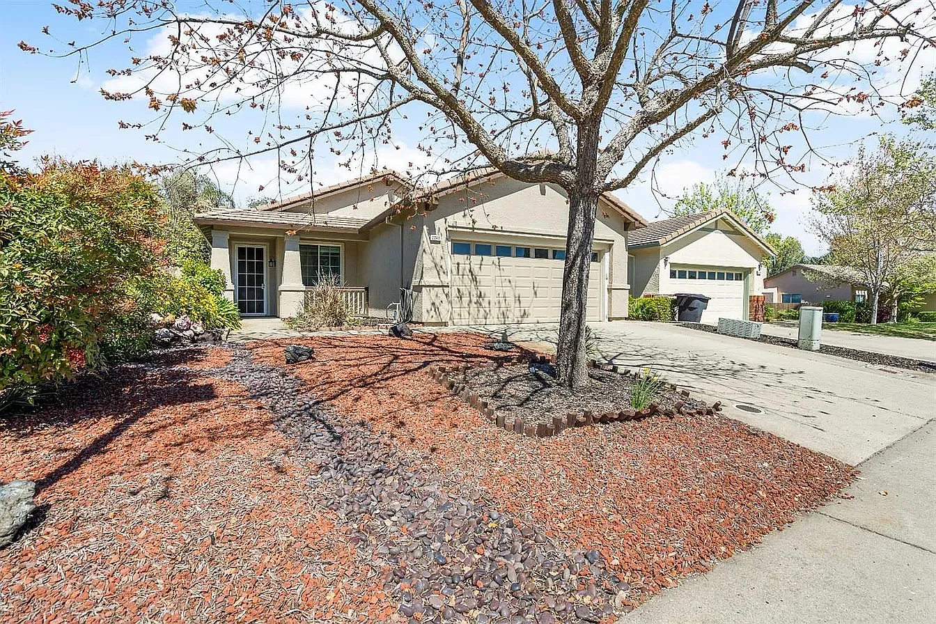4 bed, 1574 sqft, $3,145 — Photo 1