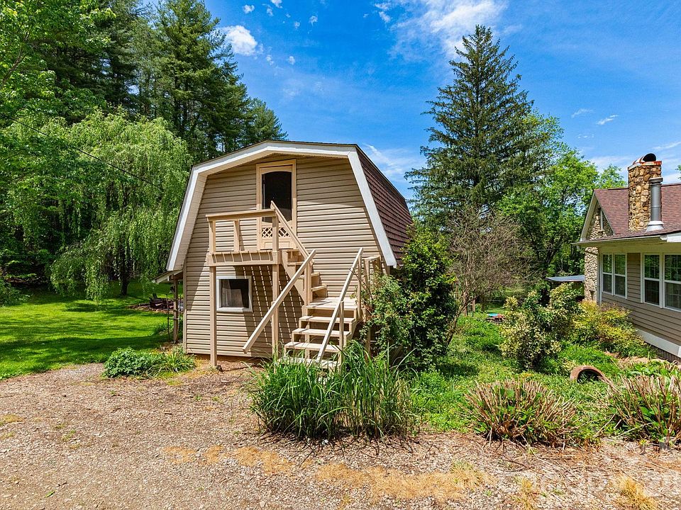 13th image of 1492 Murray Rd