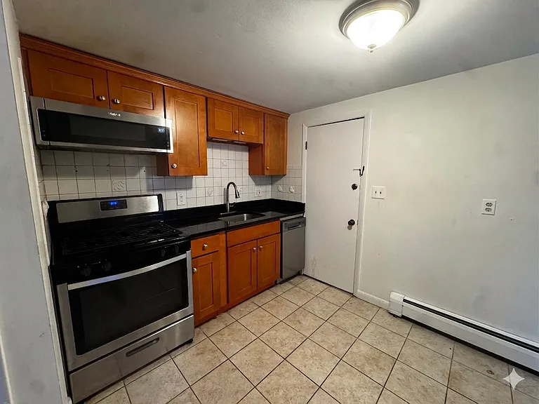 87R Madison St #2R — Photo 8