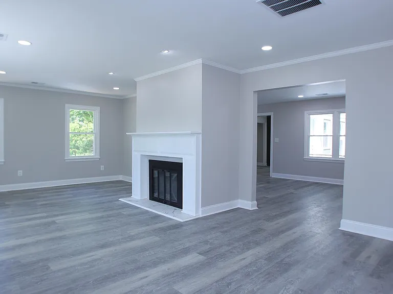 2608 Holly Dr — Photo 8