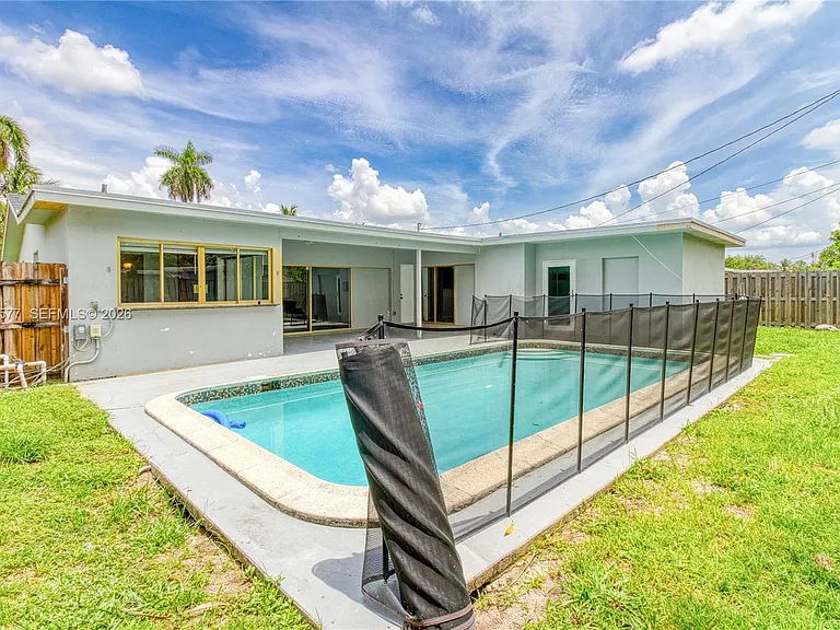 6620 NW 21st Ct — Photo 18