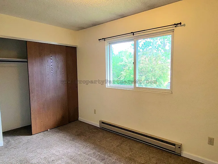 311 S 15th Ave — Photo 8