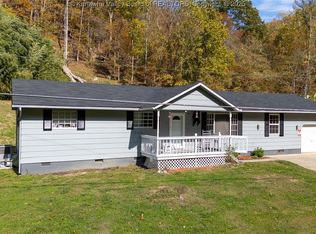 1287 Harvey Crk, Hamlin, WV 25523