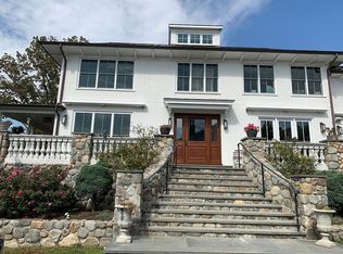 5 Little Cove Ln, Old Greenwich, CT 06870
