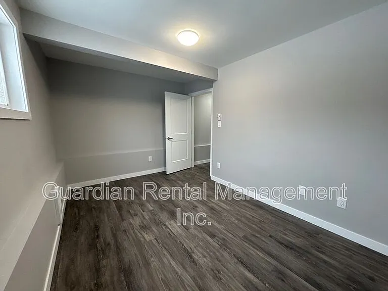 215 Langworthy St #7 — Photo 16