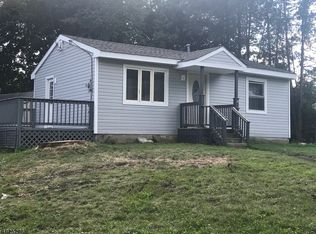 12 Squire Rd, Hopatcong, NJ 07843