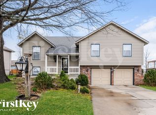 507 Belmont Dr, Raymore, MO 64083