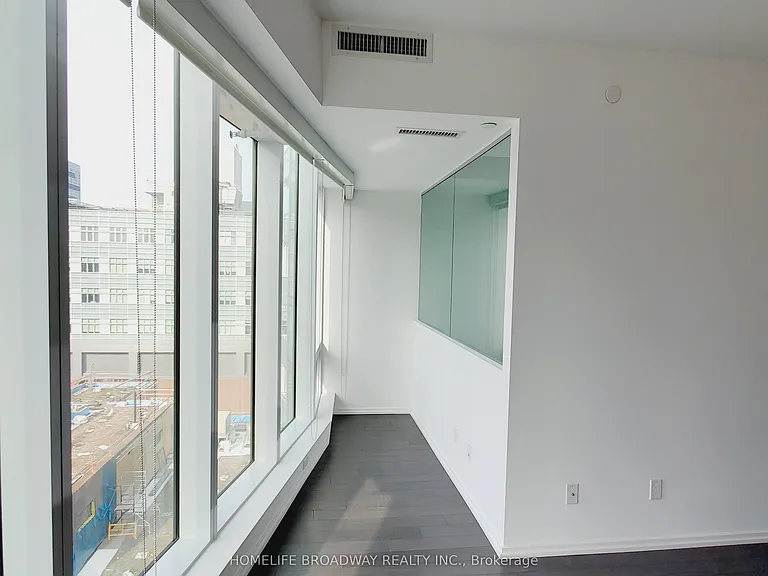 197 Yonge St #1714 — Photo 15