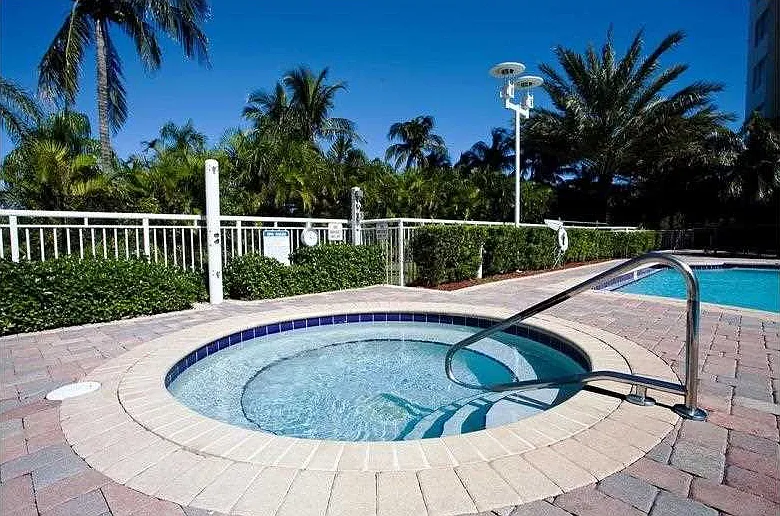 2 bed, 1081 sqft, $3,000 — Photo 3