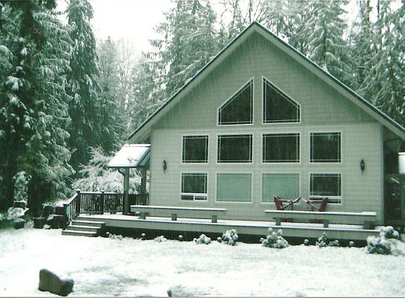This impeccably maintained home in the popular Glacier Springs community is only minutes away from world class snow sports and year round recreational opportunities at the Mt. Baker Ski Area and National Forest.