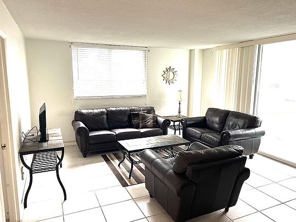 5th image of 2727 N Atlantic Ave APT 221